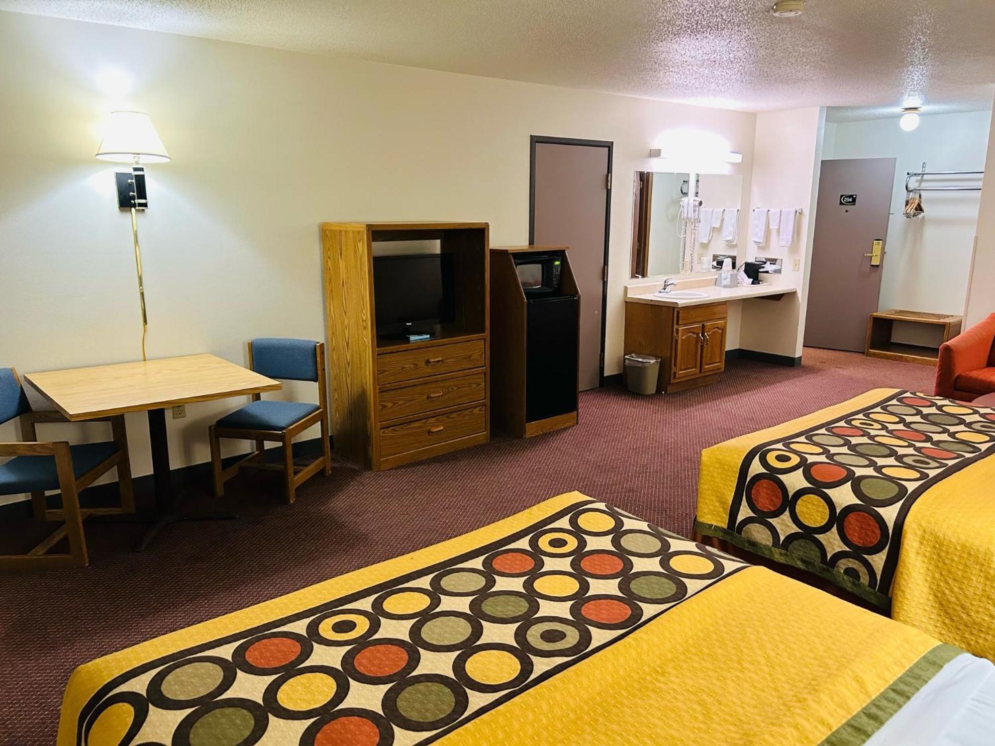 Motel Super 8 By Wyndham Hot Springs Exterior foto
